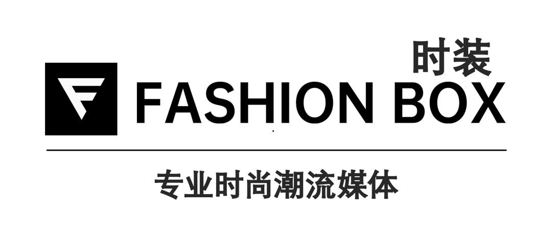 一雙純白的球鞋搭個拉風的t什么歌（一雙純白的球鞋搭配拉風的tee歌詞）