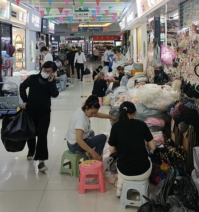 義烏小商品兩元店在哪里批發(fā)，義烏小商品批發(fā)市場二元店批發(fā)