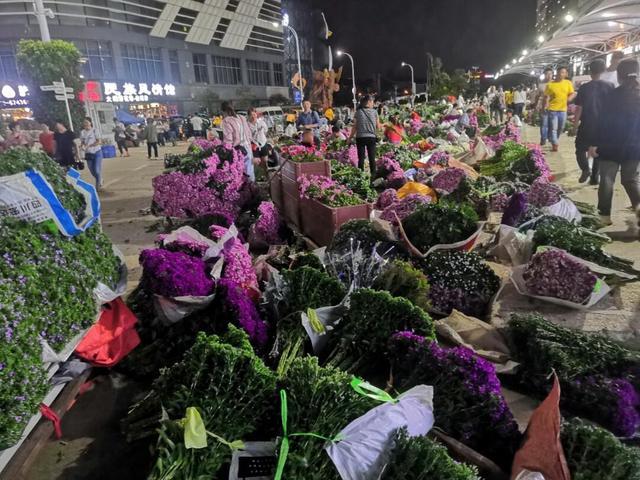 成都批發(fā)鮮花市場進貨渠道在哪里，成都鮮花進貨渠道？