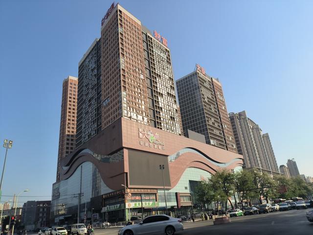 兩元店批發(fā)市場(chǎng)在哪里進(jìn)貨，兩元店批發(fā)市場(chǎng)在哪里進(jìn)貨的？